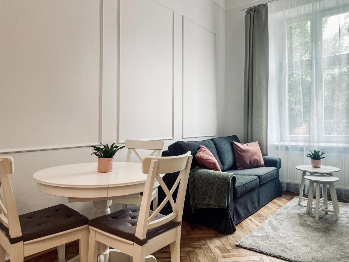 Beautiful Apartment With Two Rooms, Cracow Old Town Cracovie Extérieur photo